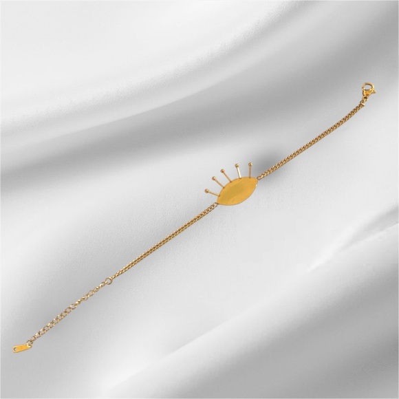 🛍️SALE🛍️ Gold Plated Evil Eye Bracelet with Mother of Pearl - Picture 4 of 4